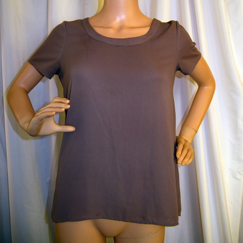 Brown Woven Tee Shirt Short Sleeves Size Small Round Neckline Polyester